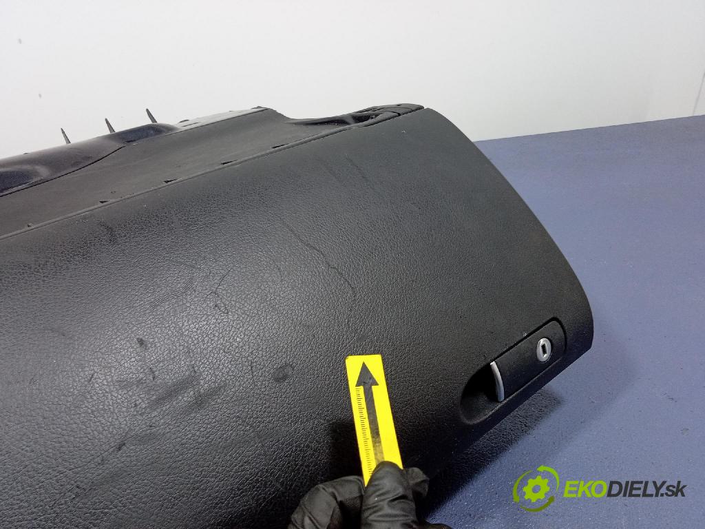 Audi A4 2001 kastlík 8E1857035D