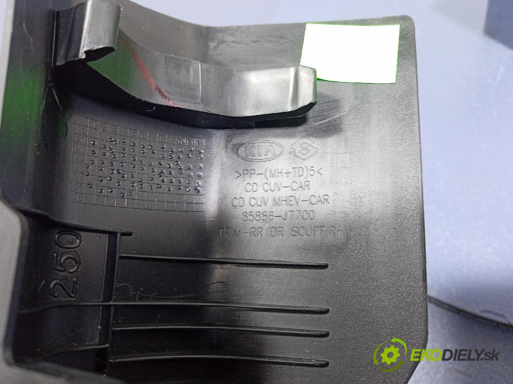 Kia Xceed 2025 lišta Dekoratívne: Vnútri: 85886J7700