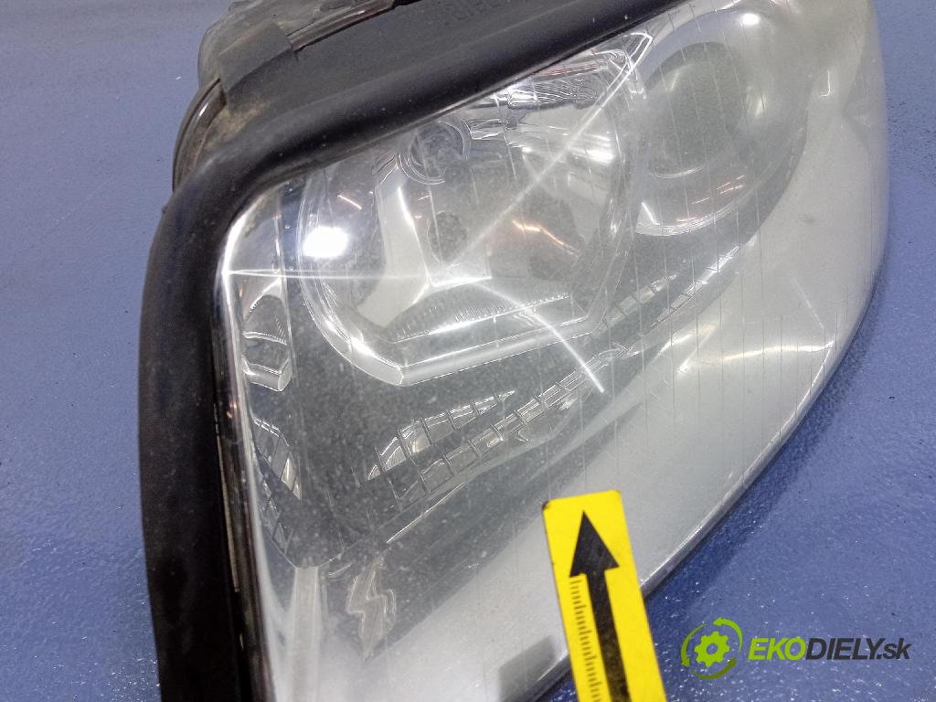 Audi A4 2001 Reflektor: Vľavo: 8E0941003S