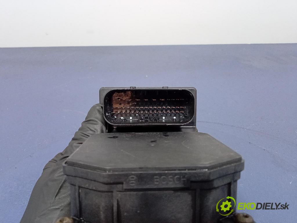 Audi A4 2001 čerpadlo ABS x 8E0614517