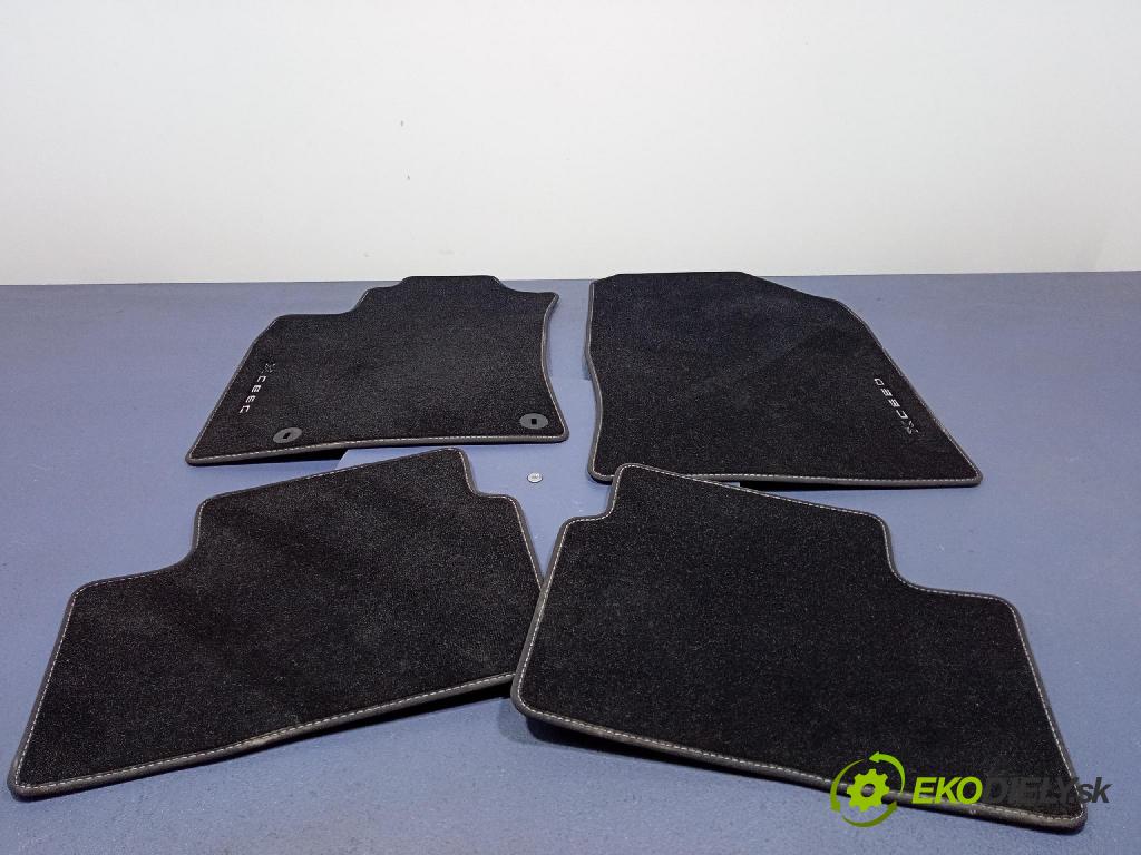 Kia Xceed 2025 koberec do auta J7143ADE50