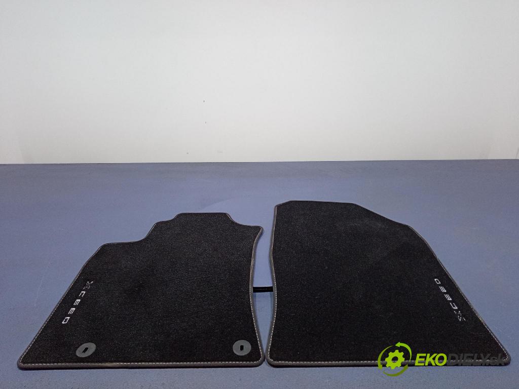 Kia Xceed 2025 koberec do auta J7143ADE50