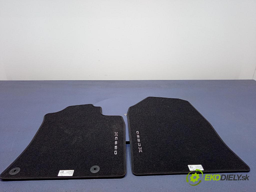 Kia Xceed 2025 koberec do auta J7143ADE50