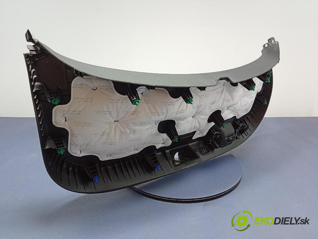 Kia Xceed 2025 Čalounictví: kufra: 81751J7800WK