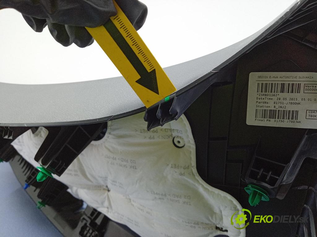 Kia Xceed 2025 Čalounictví: kufra: 81751J7800WK