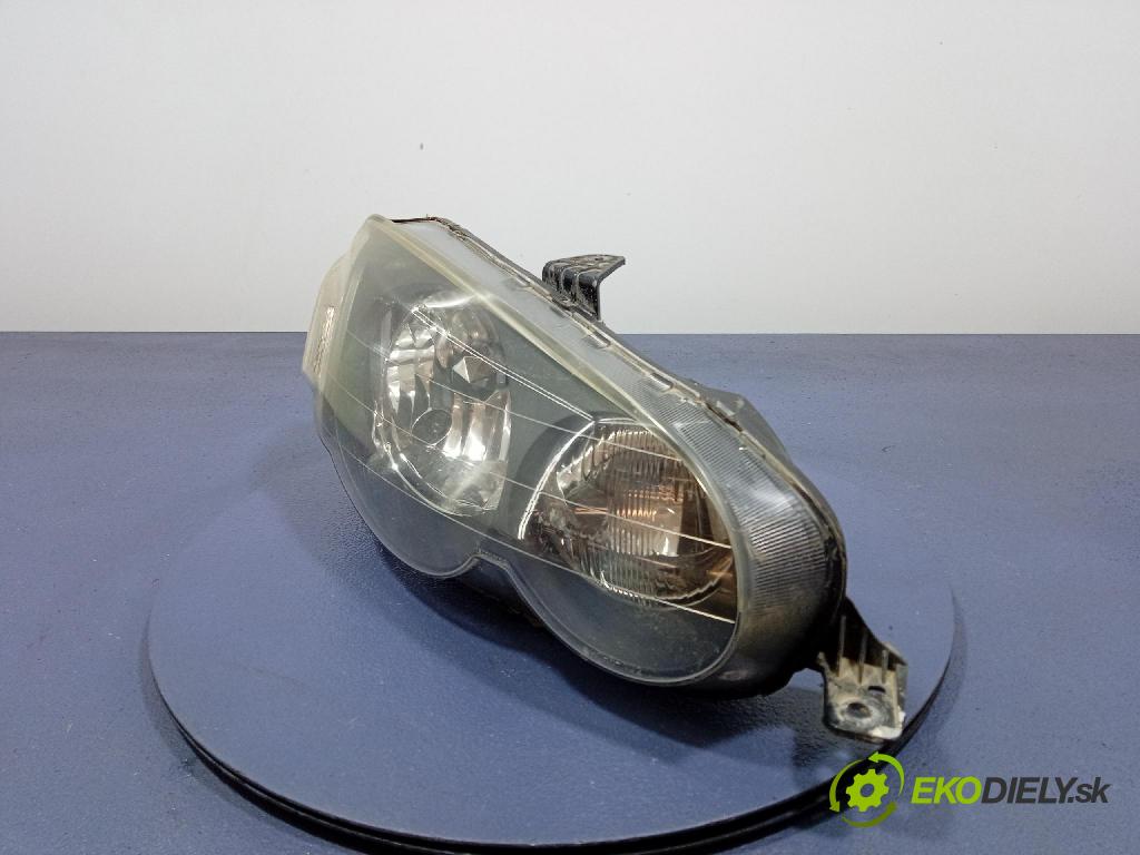 Honda Fr-v 2002 Reflektor: v pravo: STANLEY R7651R