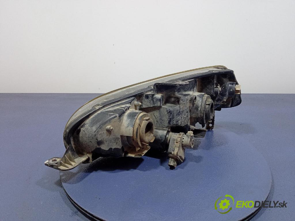 Honda Fr-v 2002 Reflektor: v pravo: STANLEY R7651R