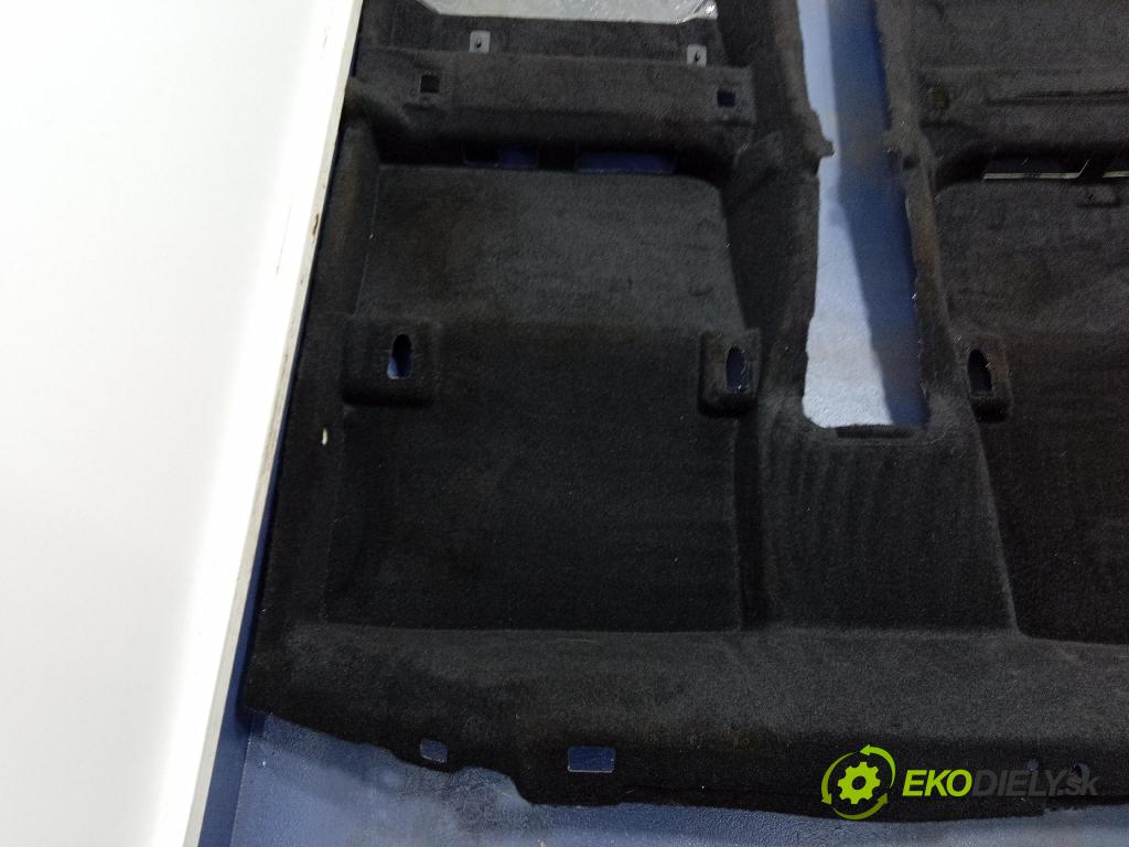 Kia Xceed 2025 koberec do auta 84260J7150