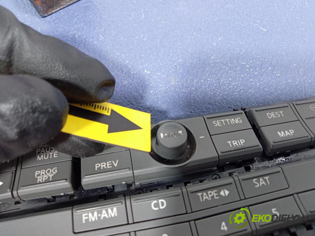 Nissan Maxima 2005 prepínač Rádio: Navigacia: 283957Y020