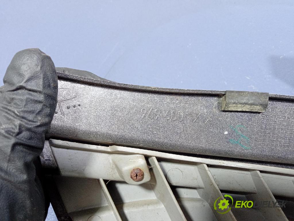 Nissan Maxima 2005 svetlo / reflektor zad ľavá Vonkajsia: 949600