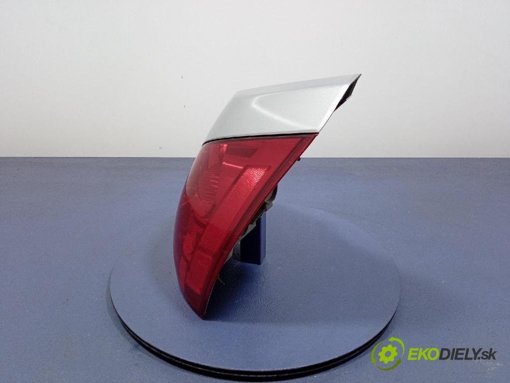 Nissan Maxima 2005 svetlo / reflektor zad Prava: Vonkajsia: 949600