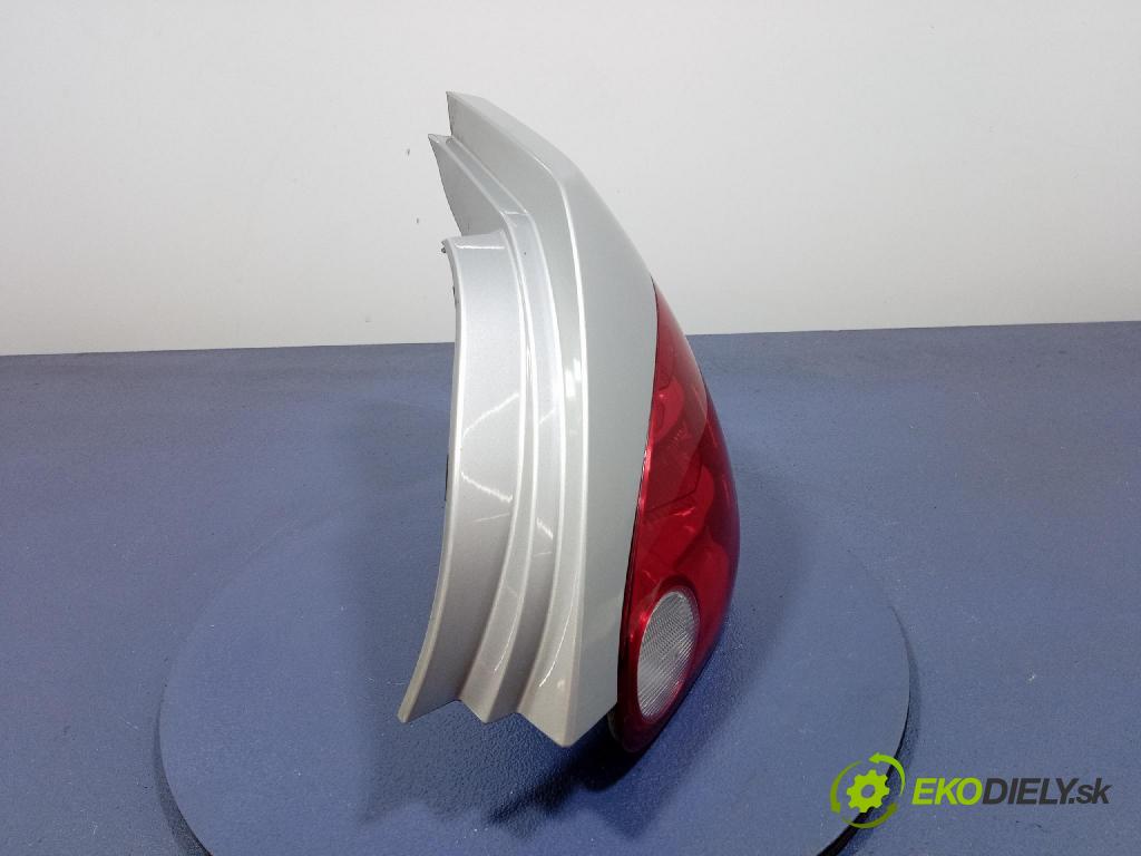 Nissan Maxima 2005 svetlo / reflektor zad Prava: Vonkajsia: 949600