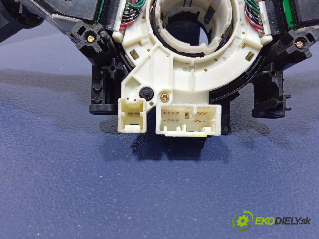 Nissan Maxima 2005 prepínač Komplex: