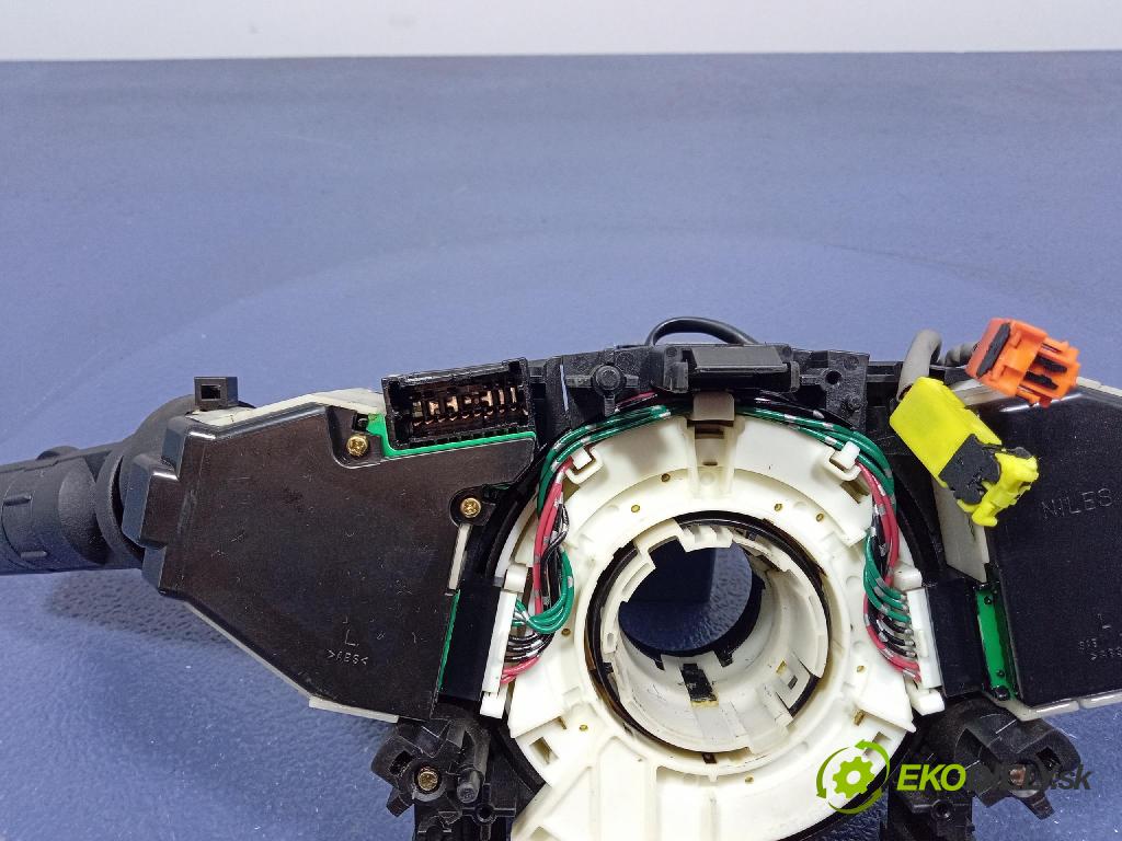 Nissan Maxima 2005 prepínač Komplex: