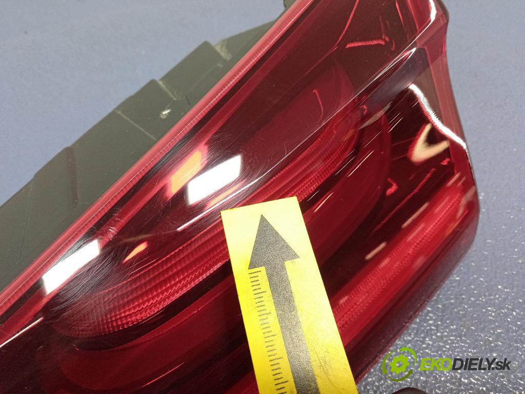 Kia Xceed 2025 svetlo / reflektor zad Prava: Vnútri: J7924-34210