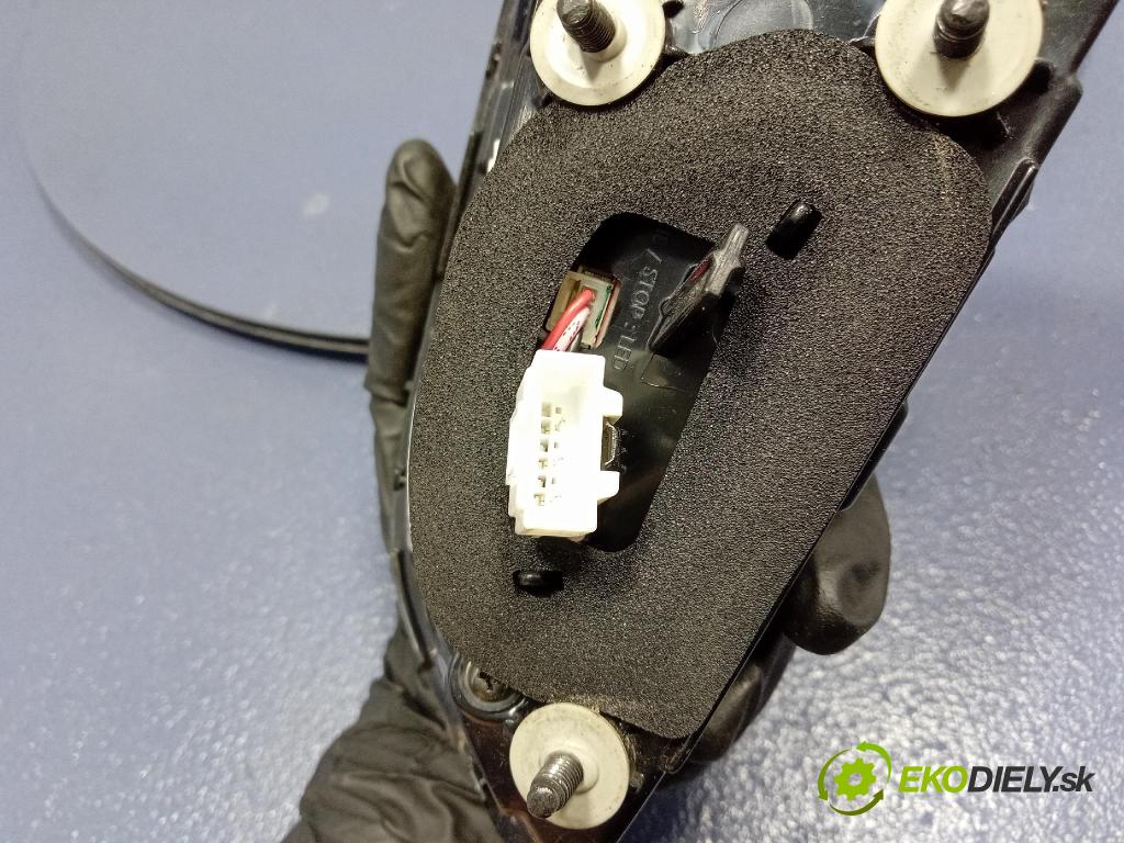 Kia Xceed 2025 svetlo / reflektor zad Prava: Vnútri: J7924-34210