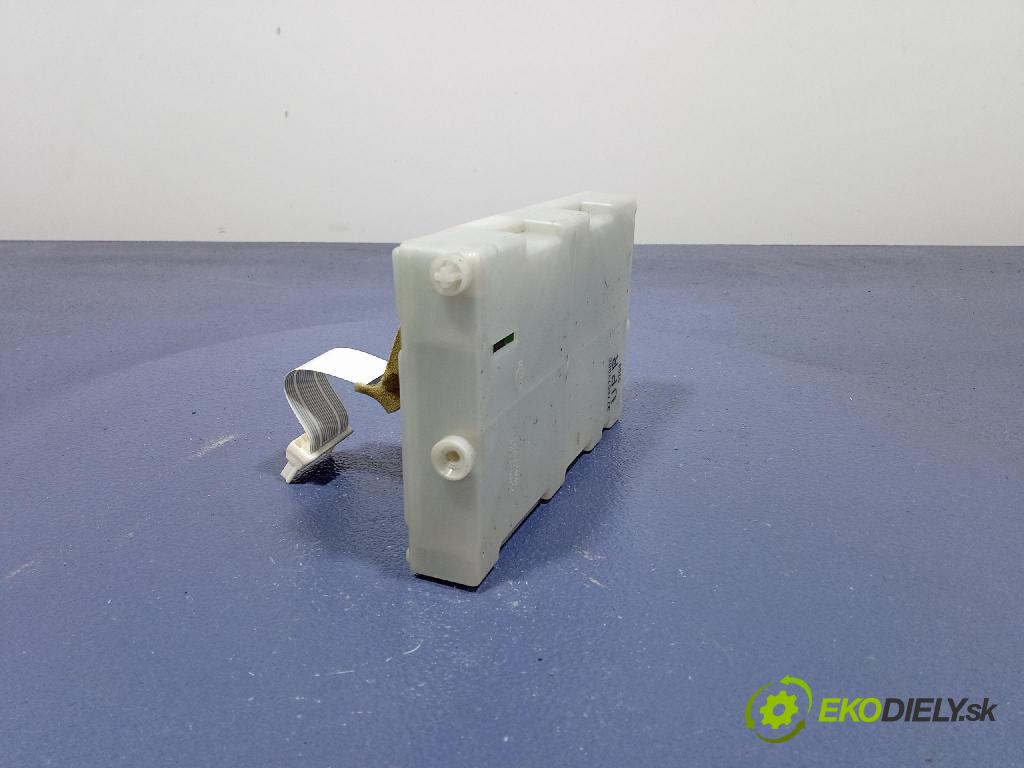 Nissan Maxima 2005 riadiaca jednotka 277607Y000