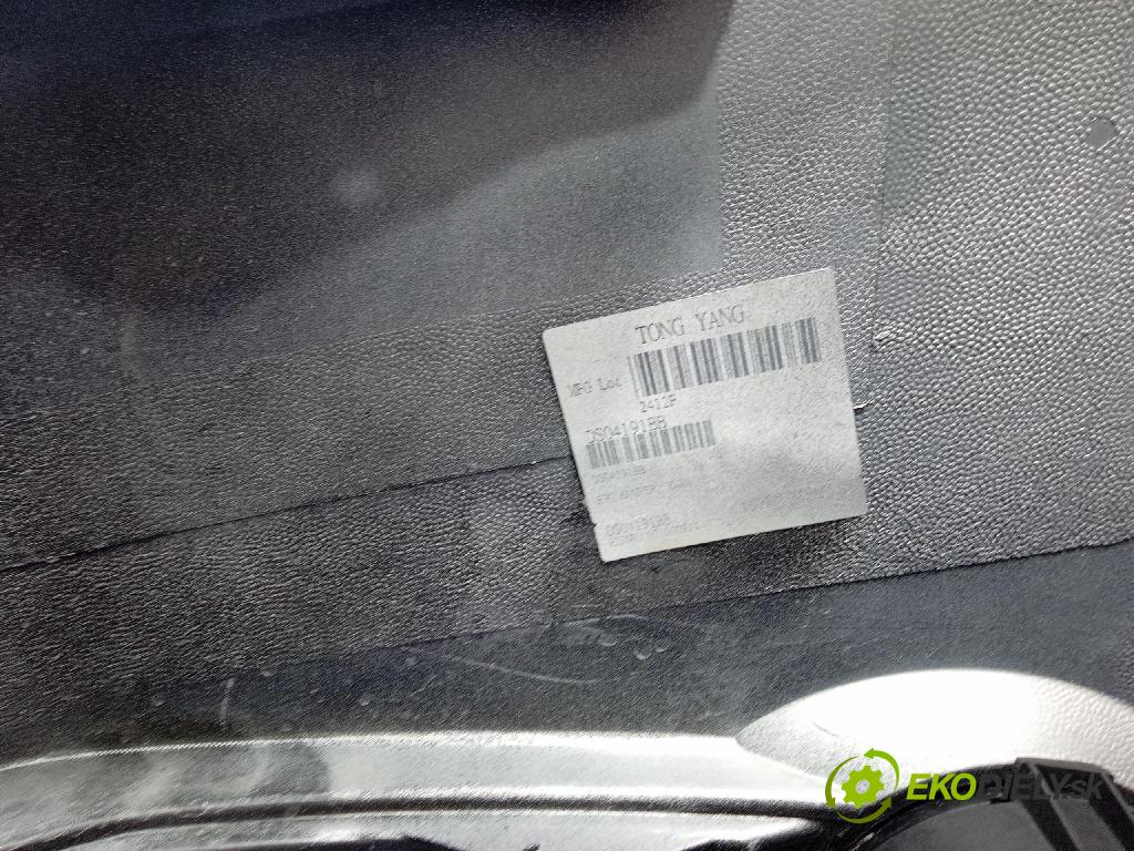 Nissan Maxima 2005 nárazník před DS04191BB