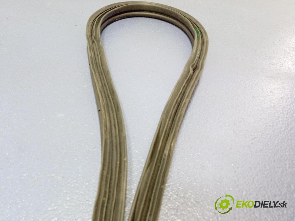 Kia Xceed 2025 Těsnění: Kryty: kufra: