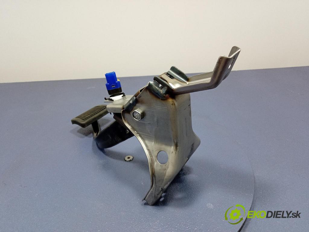 Kia Xceed 2025 pedále 32800-J7200KB