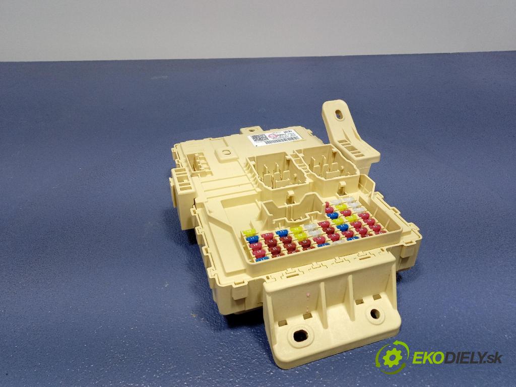 Kia Xceed 2025 skrinka Poistky: 91950-J7DM0