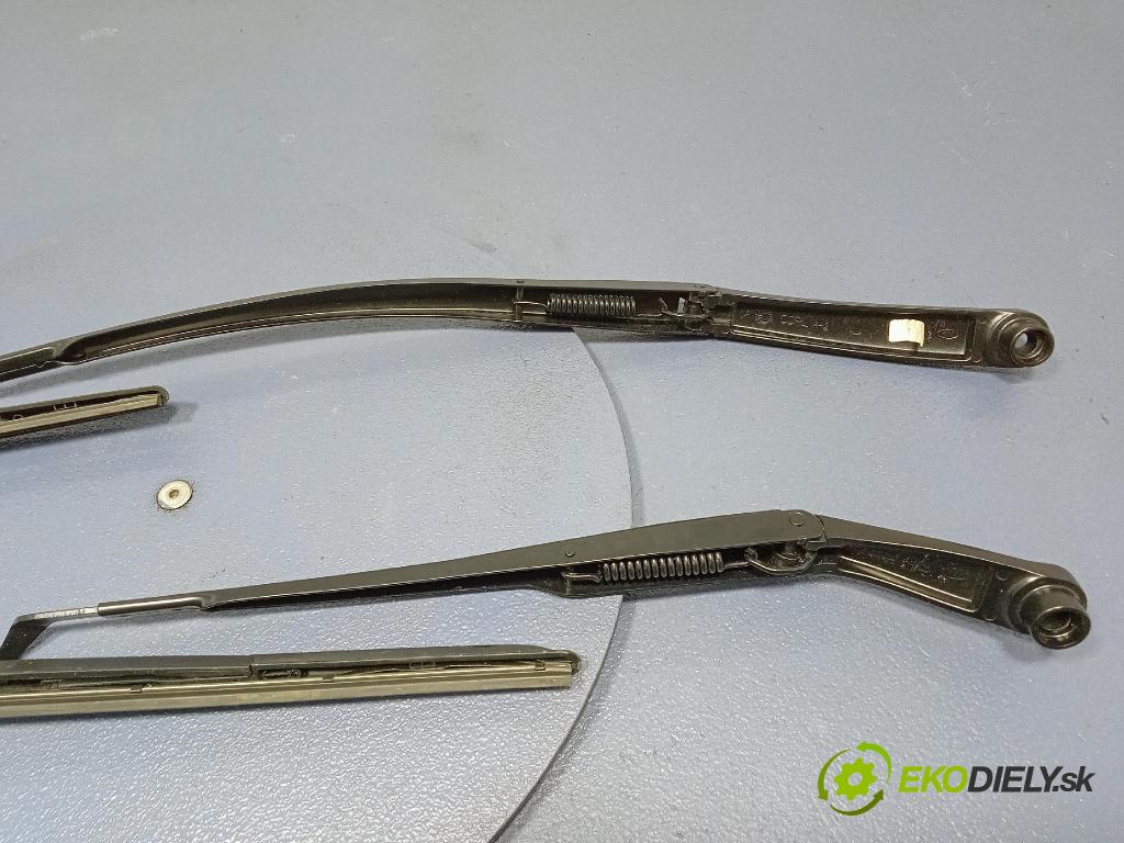 Kia Xceed 2025 Rameno: Stierače: Predné