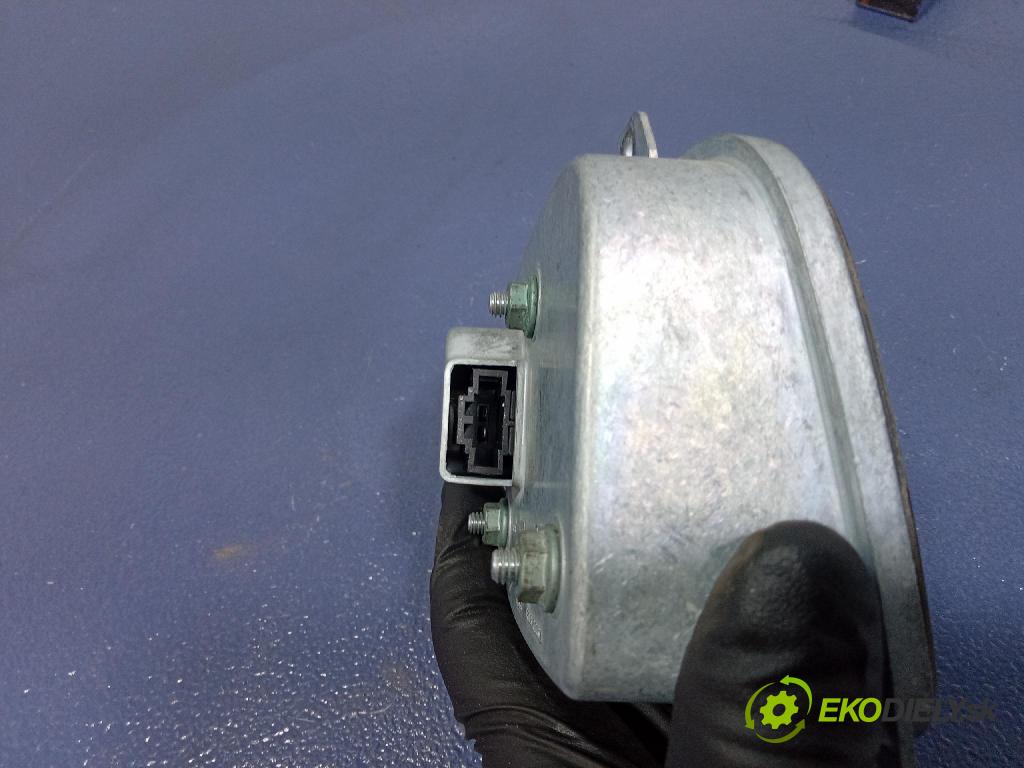 Seat Altea 2004 rukoväť Klapky: Zadná: 5P0827565D