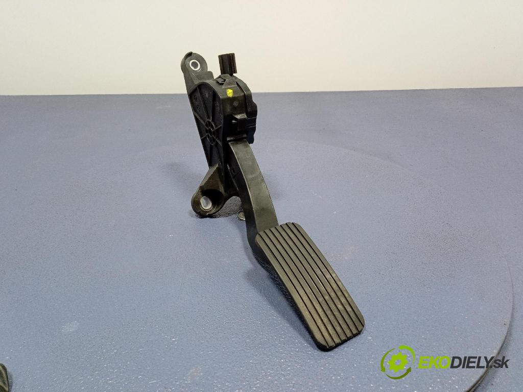 Kia Xceed 2025 pedal Plyn: 32700-G4200