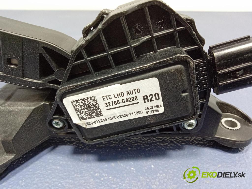 Kia Xceed 2025 pedal Plyn: 32700-G4200