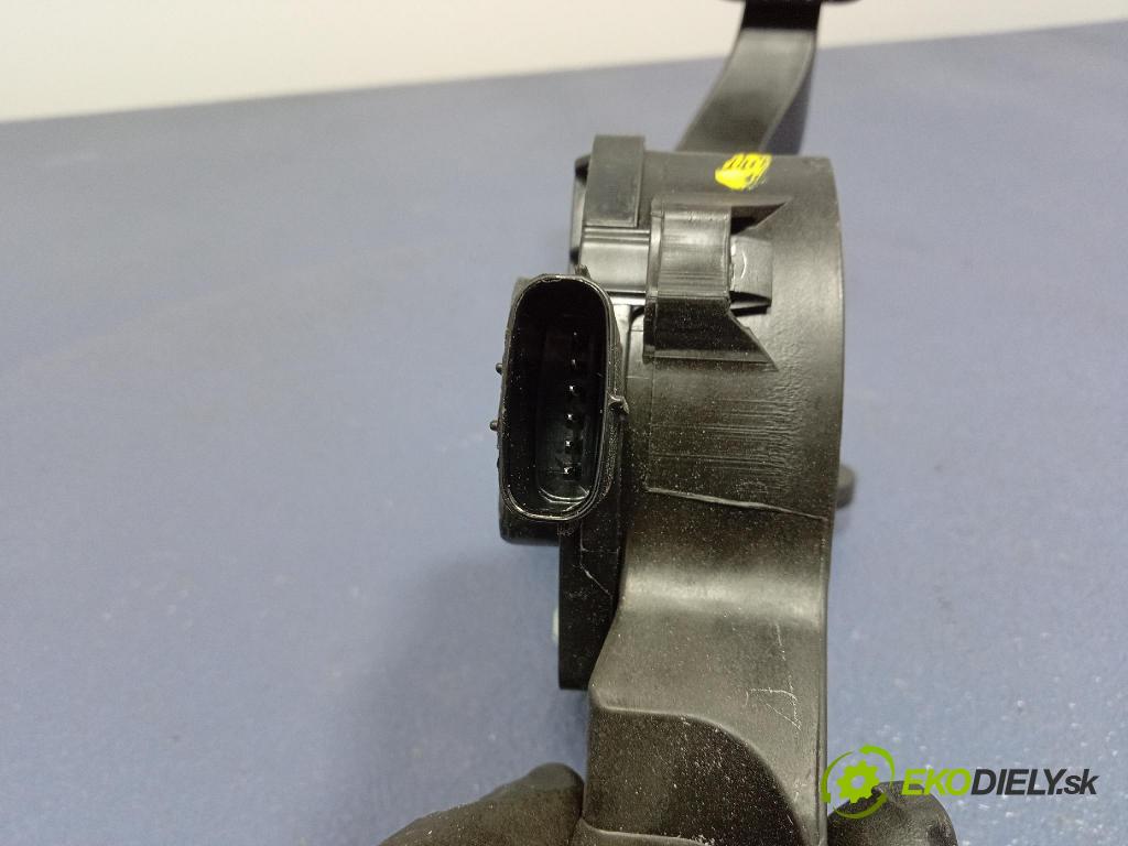 Kia Xceed 2025 pedal Plyn: 32700-G4200