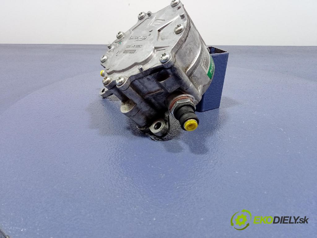 Seat Altea 2004 čerpadlo vákuová 038145209Q