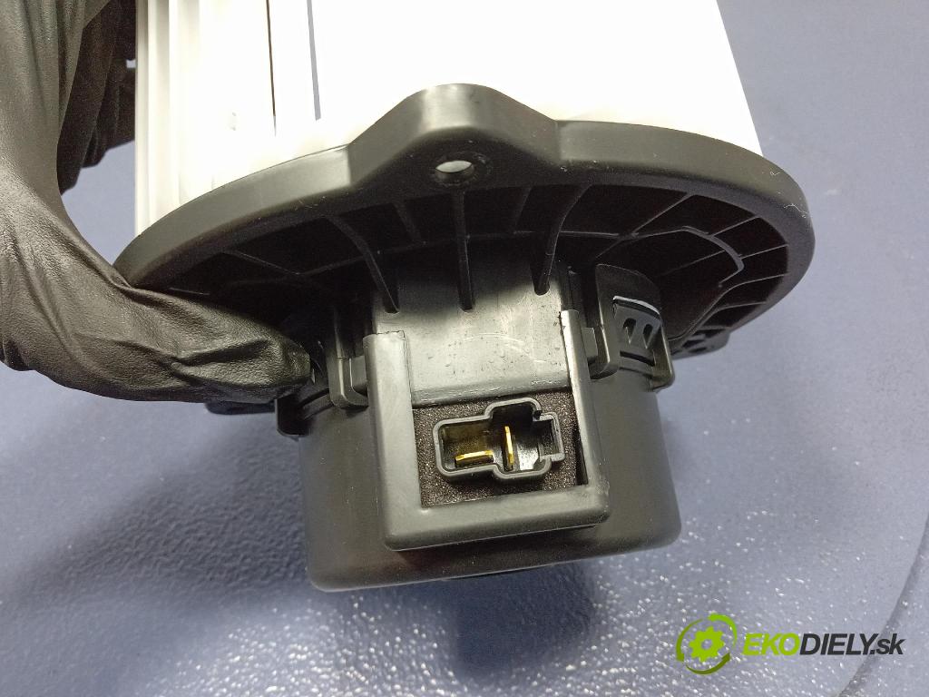 Kia Xceed 2025 ventilátor Vzduch: EB1D1NXJAA