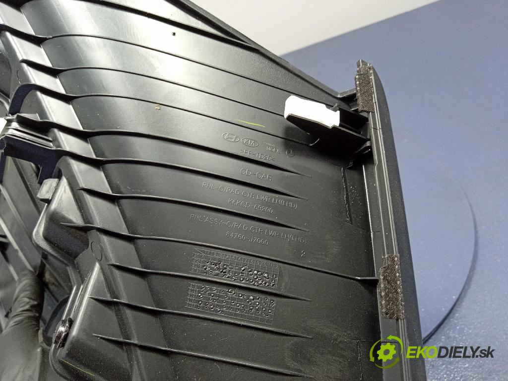 Kia Xceed 2025 kryt Plast: Interiéry: 84705-J7000