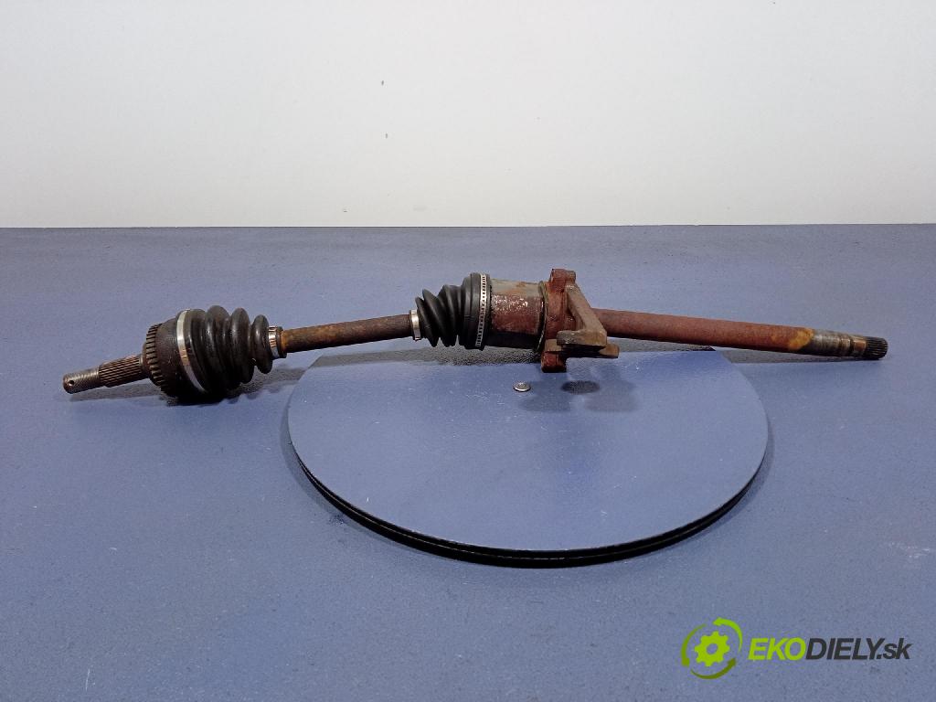 Nissan Maxima 2005 poloos Práva: před