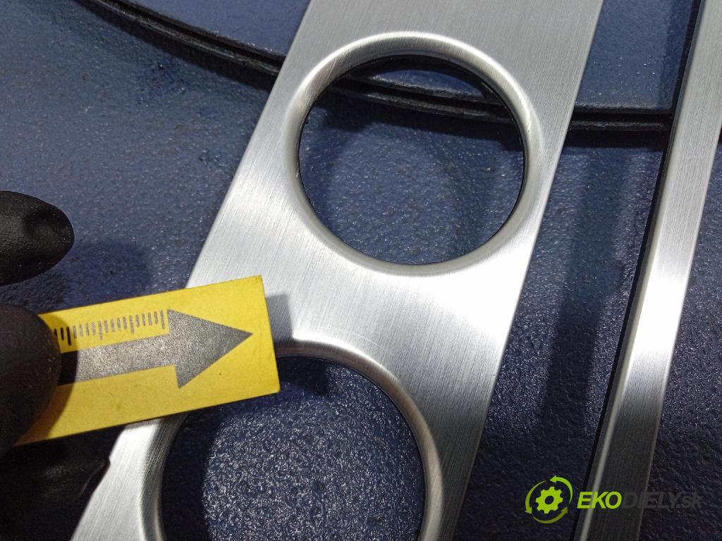 Vw Passat 2007 lišta Dekoratívne: Vnútri: 3C1857212