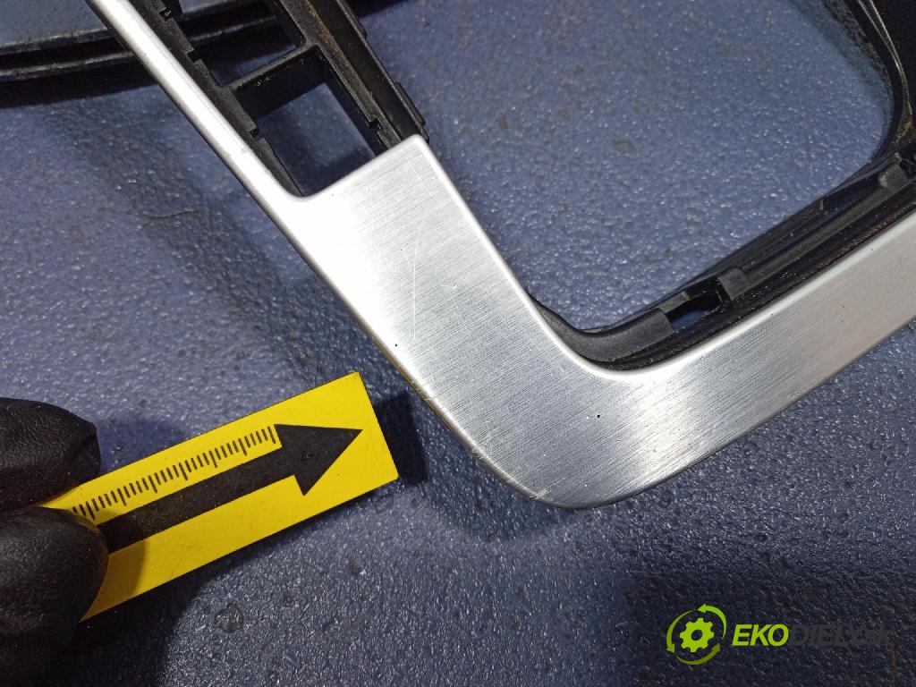 Vw Passat 2007 lišta Dekoratívne: Vnútri: 3C1857212