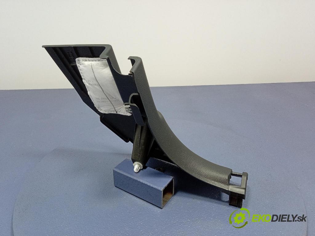 Kia Xceed 2025 kryt Plast: Interiéry: 85823J7000