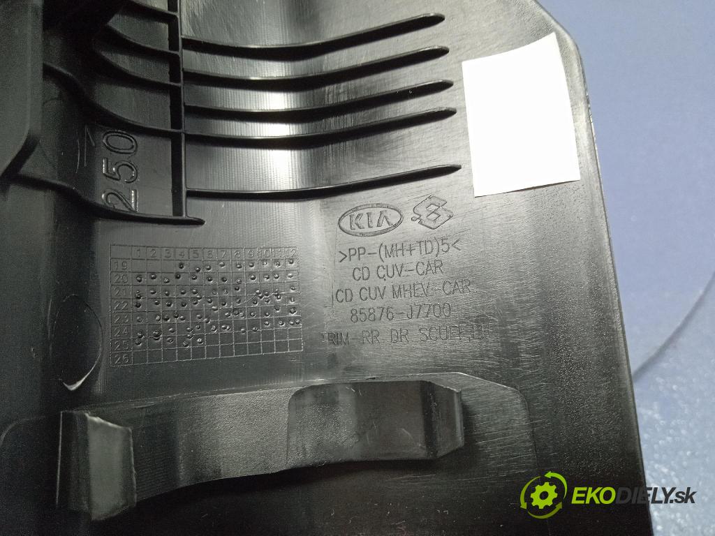 Kia Xceed 2025 kryt Plast: Interiéry: 85876J7700