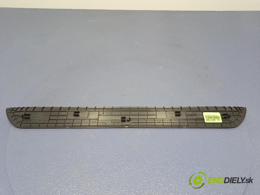 Kia Xceed 2025 kryt Plast: Interiéry: 85883J7100