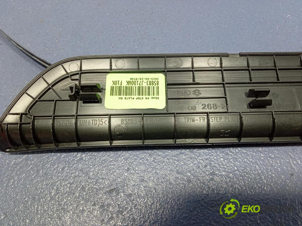 Kia Xceed 2025 kryt Plast: Interiéry: 85883J7100