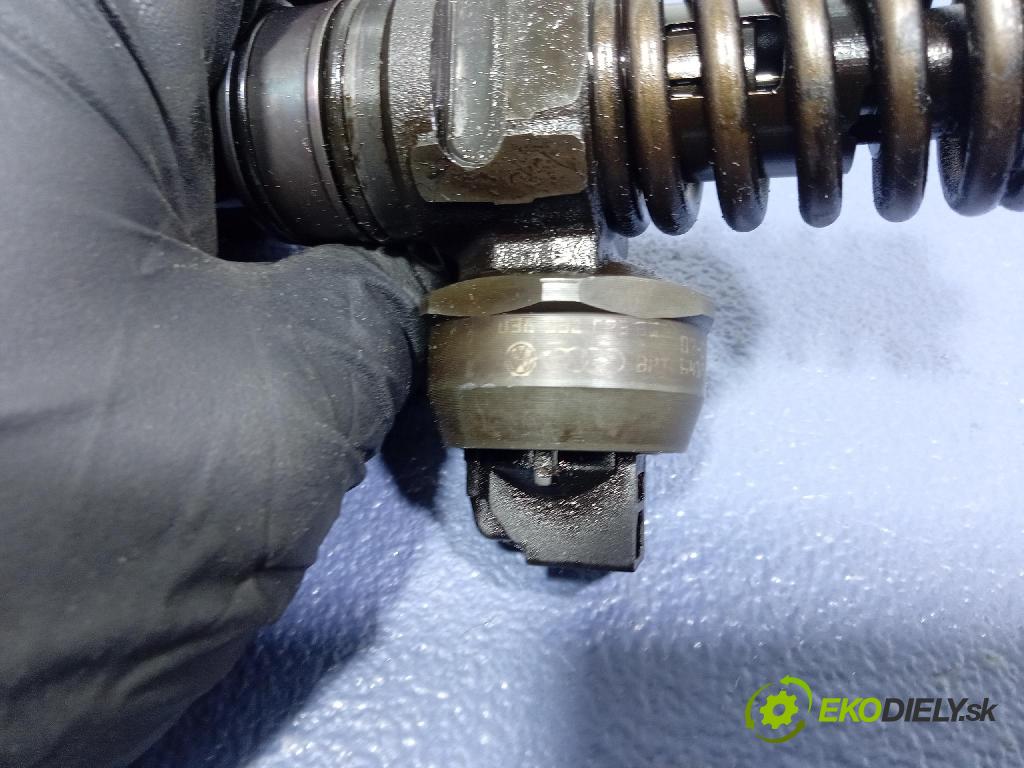 Vw Passat 2007 vstrek 038130073BQ