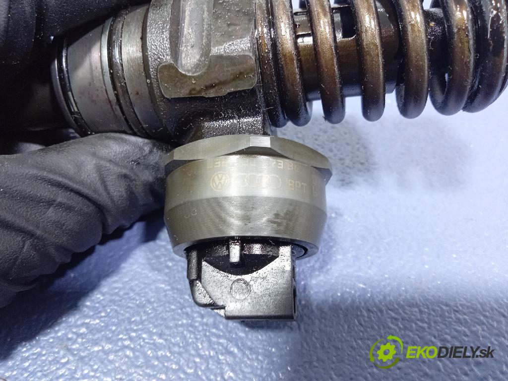 Vw Passat 2007 vstrek 038130073BQ