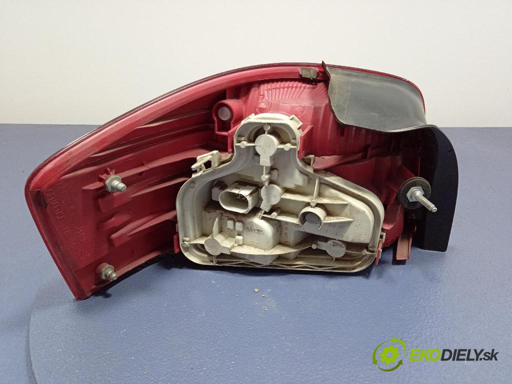 Audi A3 2007 svetlo / reflektor zad Prava: Vonkajsia: 8P0945096