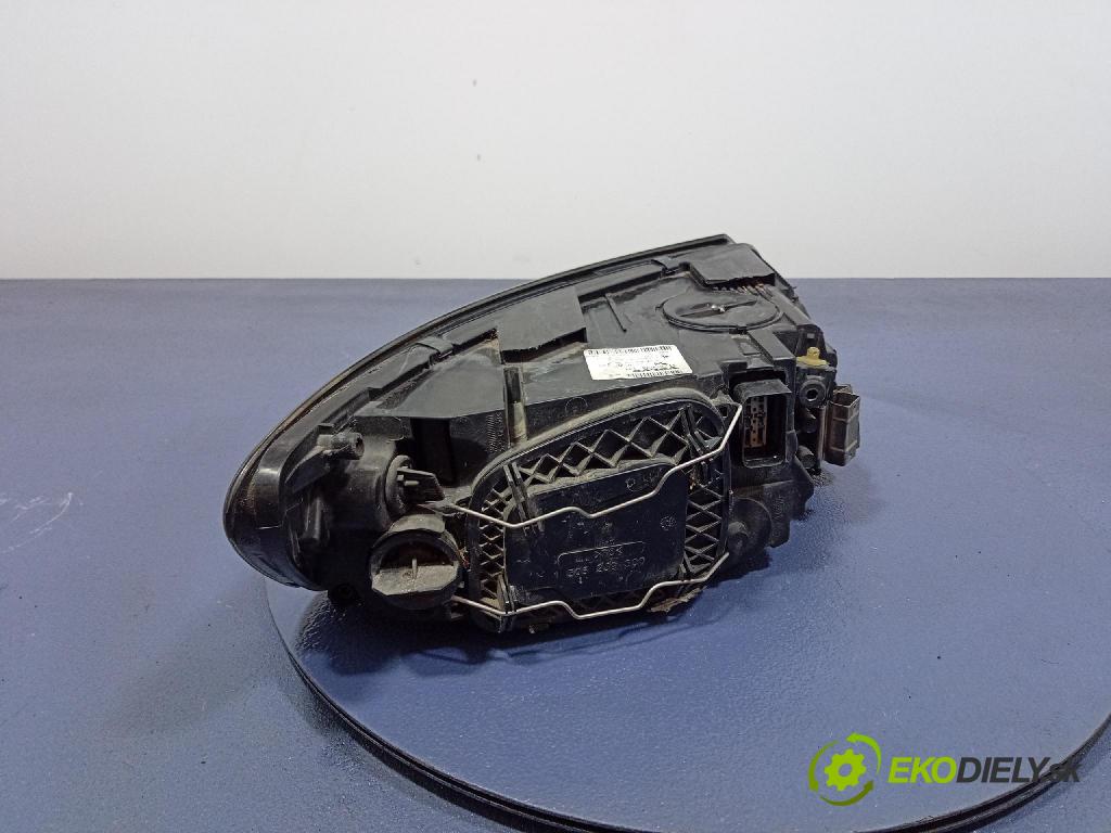 Volvo V50 2009 Reflektor: Vľavo: 31265694