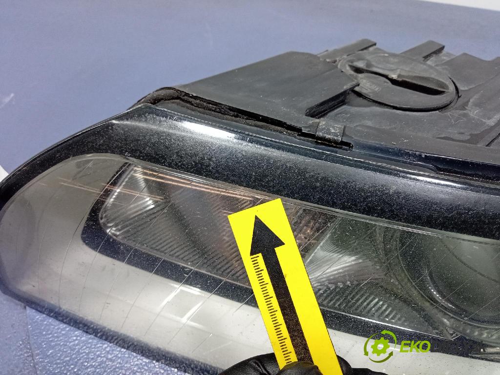 Volvo V50 2009 Reflektor: Vľavo: 31265694