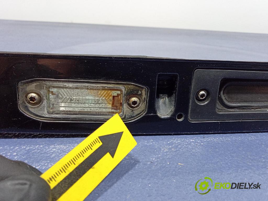 Volvo V50 2009 zaslepka: zad 30753026