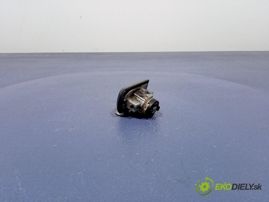 Volvo V50 2009 zámok dvere Predné Vľavo: