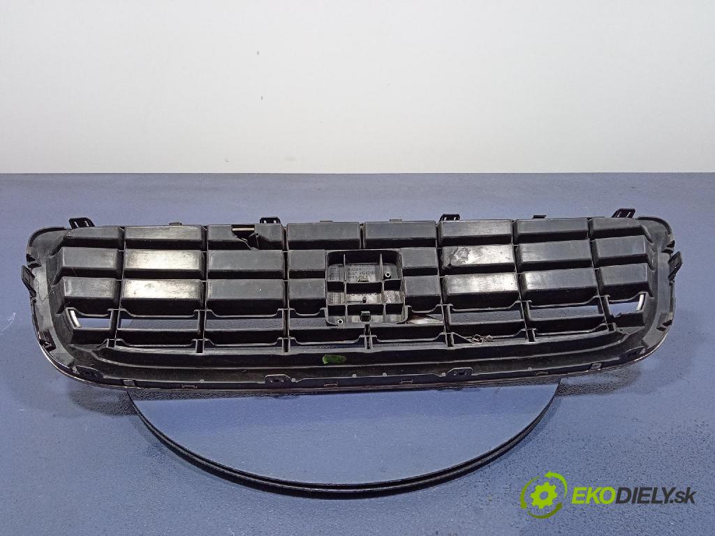 Volvo V50 2009 miežka / Gril: 31283150