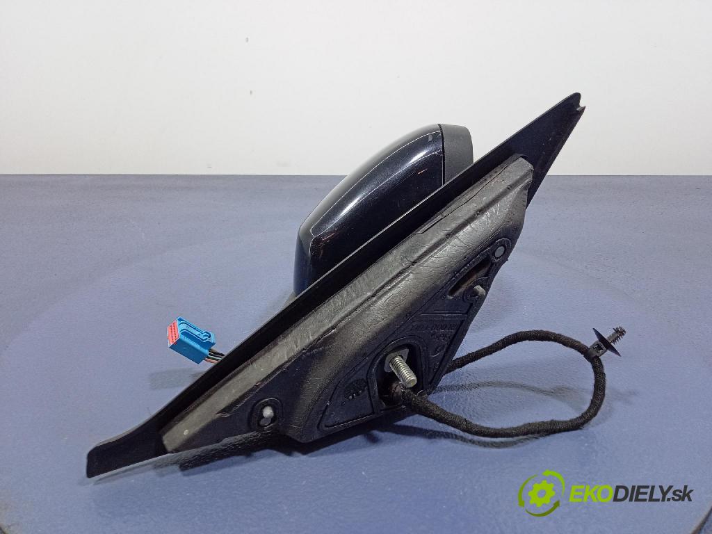 Volvo V50 2009 zrkadlo pravé
