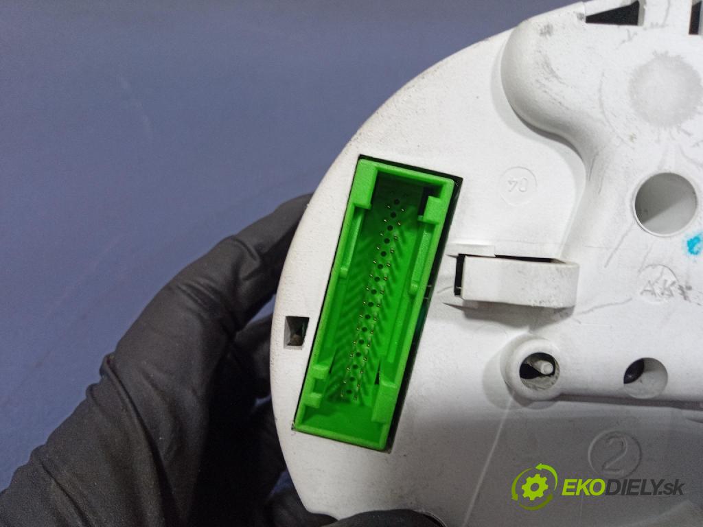 Audi A3 1.9 tdi 2000 Přístrojová deska 8L0920900G